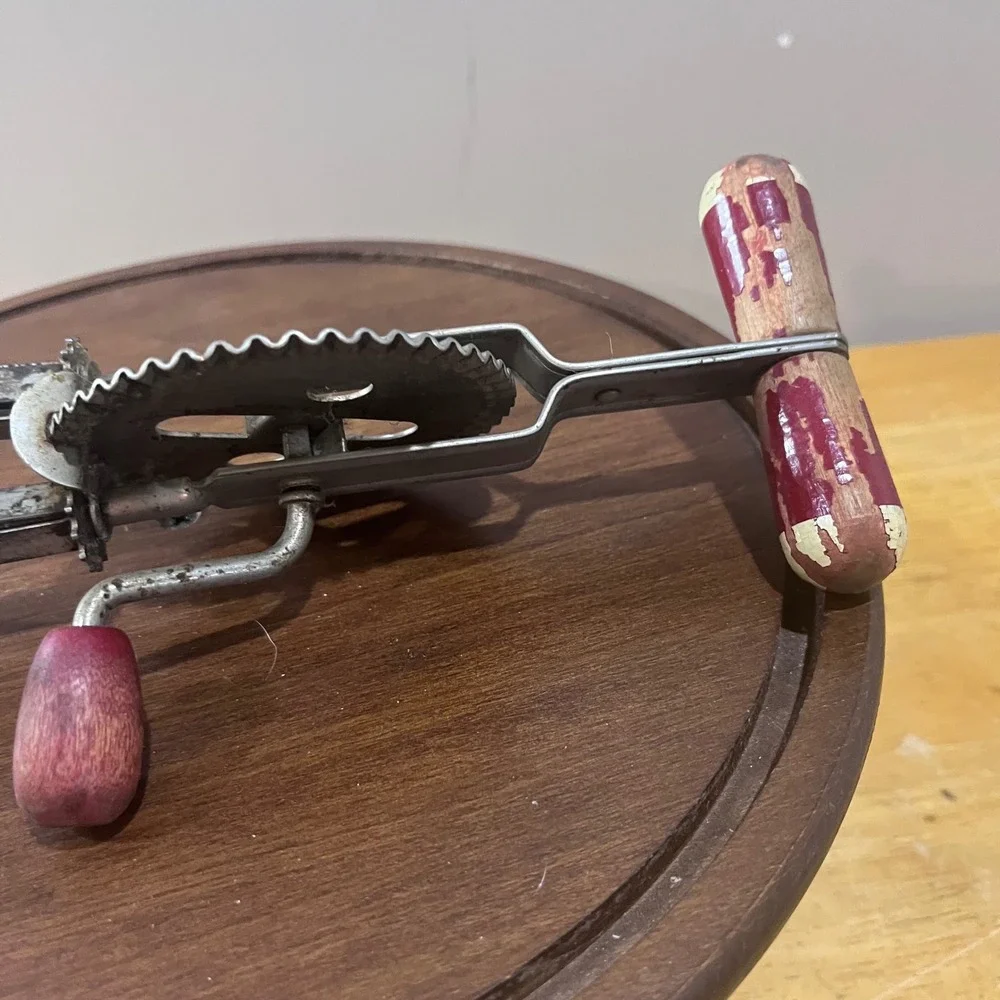 Vtg Center Drive Egg Beater Hand Crank Mixer Red Wood Handle Primitive